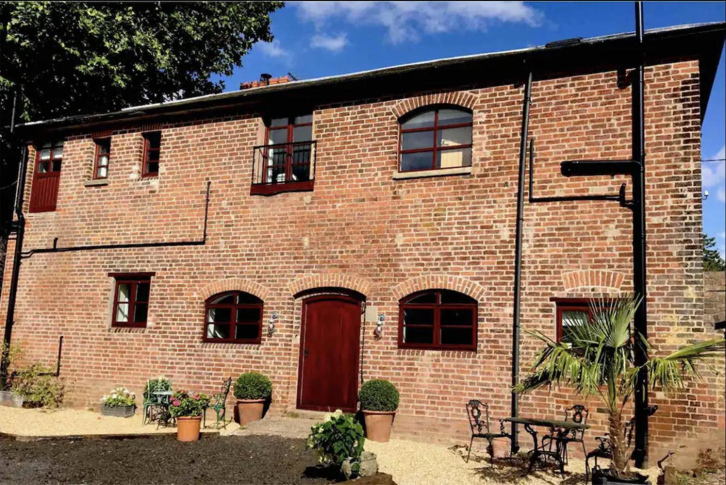 Evelith Manor Barns *