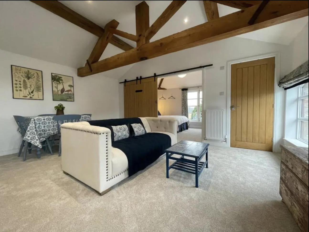 Evelith Manor Barns