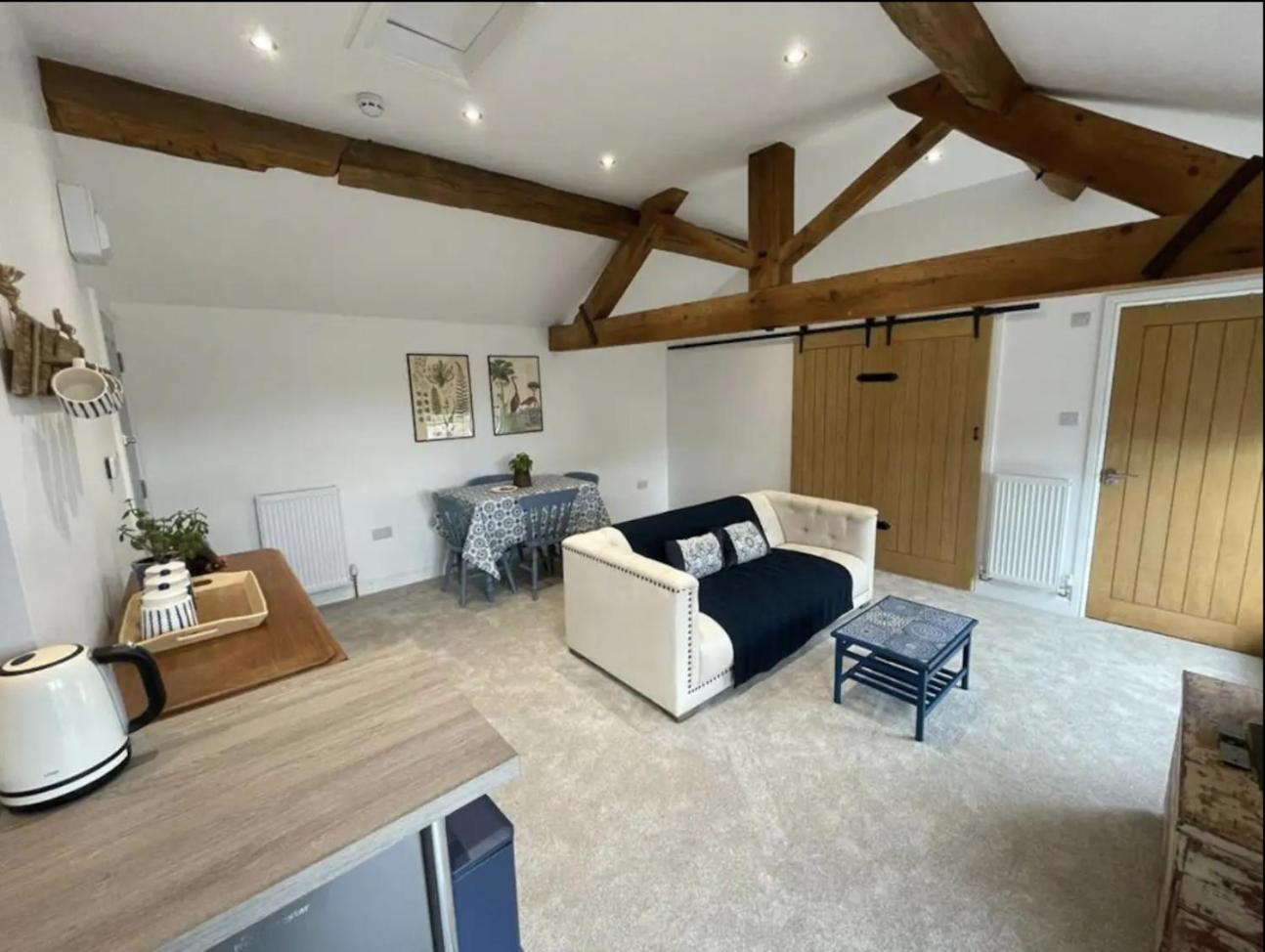 Evelith Manor Barns *
